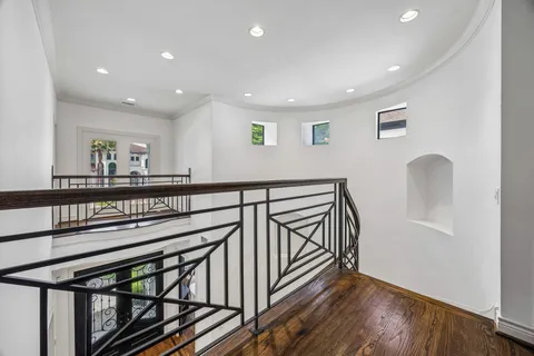 $1,999,000 | 4817 Linden Street, Bellaire, TX 77401