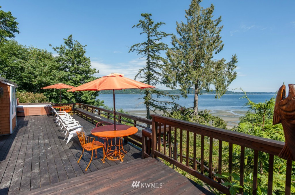 12849 Southwest Ober Beach Road Vashon, WA 98070 - Photo 3 of 15 Gallery Image 3