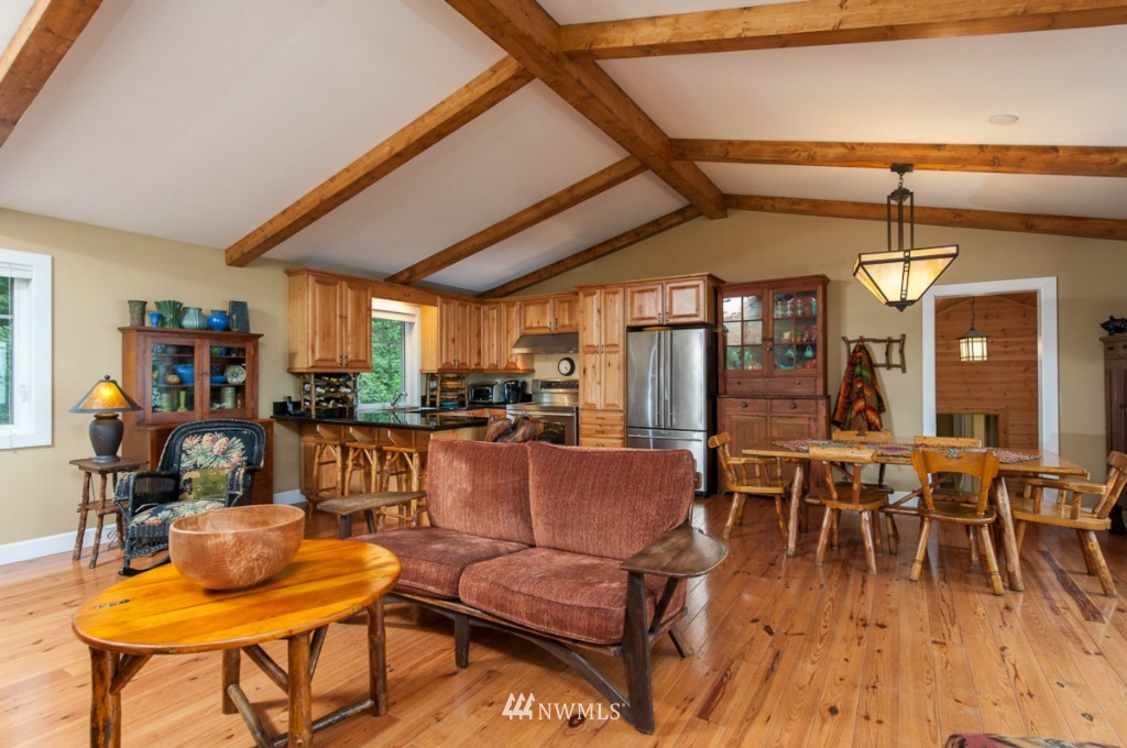 12849 Southwest Ober Beach Road Vashon, WA 98070 - Photo 6 of 15 Gallery Image 6
