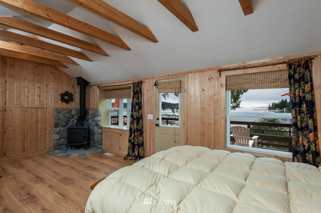 12849 Southwest Ober Beach Road Vashon, WA 98070 - Photo 7 of 15 Gallery Image 7