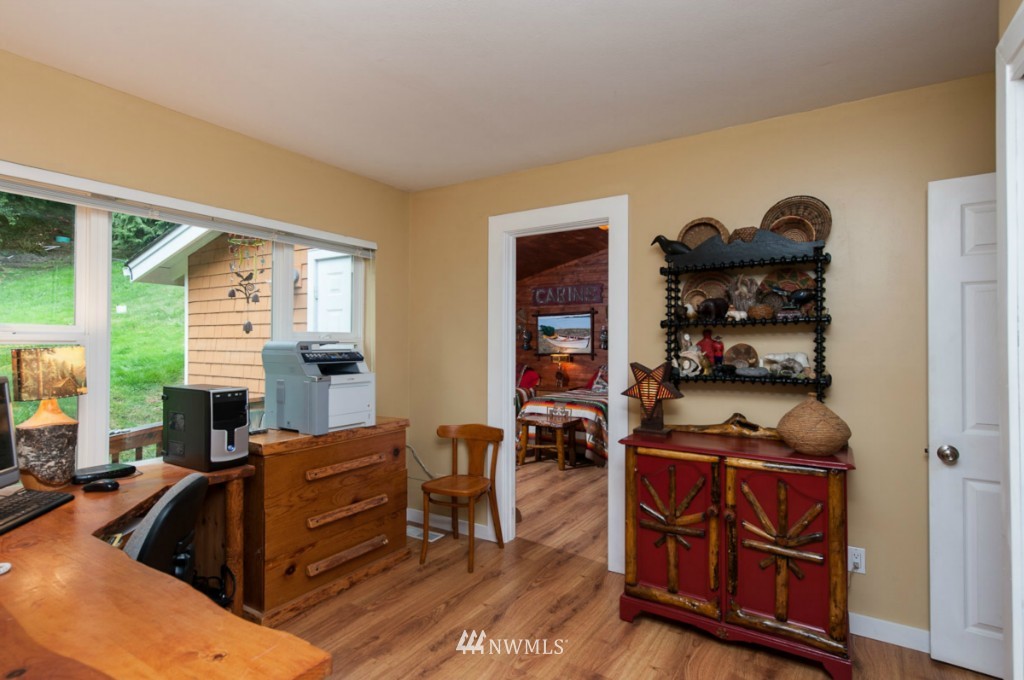 12849 Southwest Ober Beach Road Vashon, WA 98070 - Photo 8 of 15 Gallery Image 8