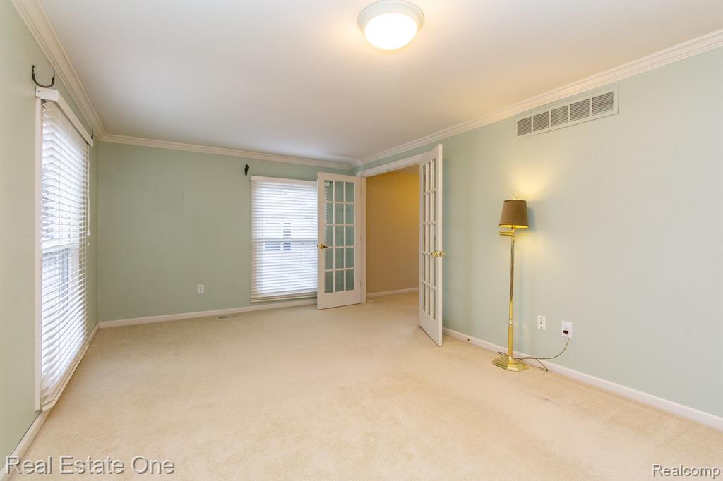 1439 Lantern Lane Rochester Hills, MI 48306 - Photo 17 of 39