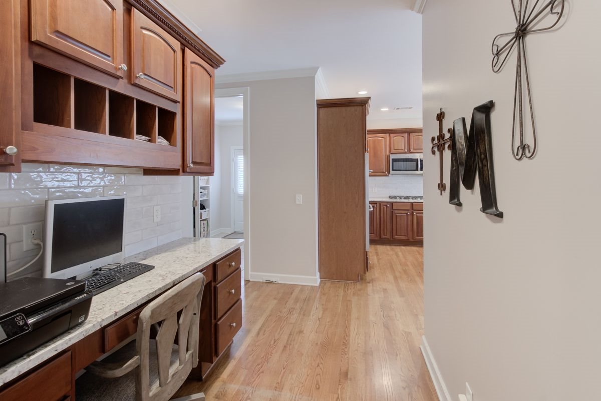 9465 Johnson Rd Extension Germantown, TN 38139 - Photo 11 of 25 Tucked away just off the kitchen, this space is the perfect Command Center for a busy family.