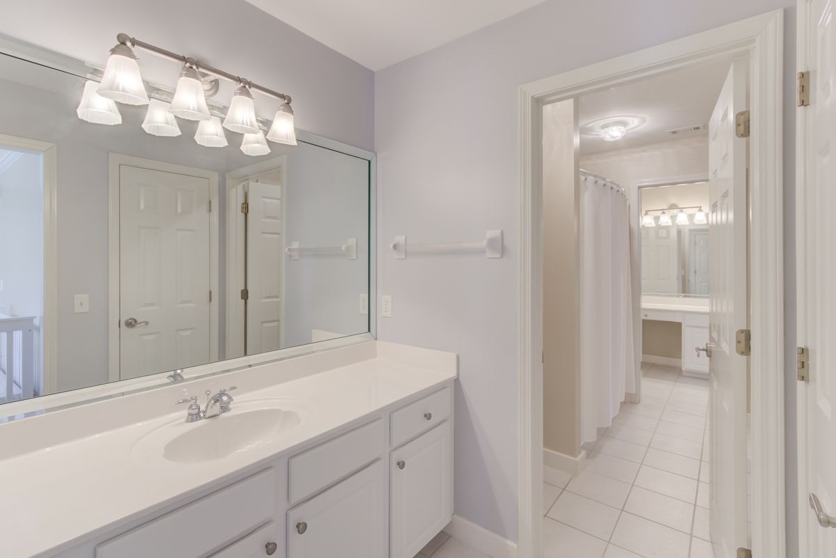 9465 Johnson Rd Extension Germantown, TN 38139 - Photo 21 of 25 The 3rd full bath is the upstairs jack-n-jill.