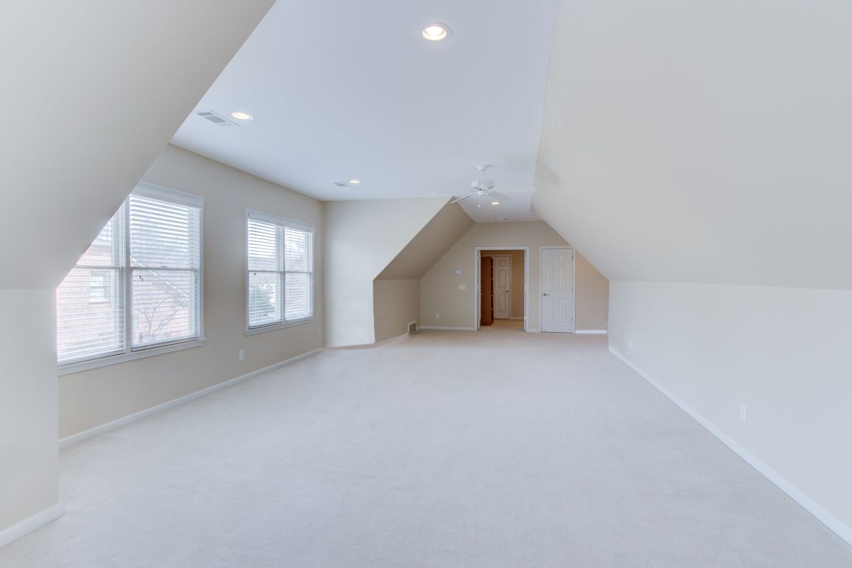 9465 Johnson Rd Extension Germantown, TN 38139 - Photo 22 of 25 Spacious bonus room.
