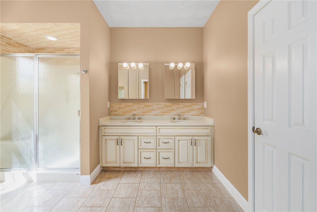 136 Rome Court Cranston, RI 02921 - Photo 26 of 35
