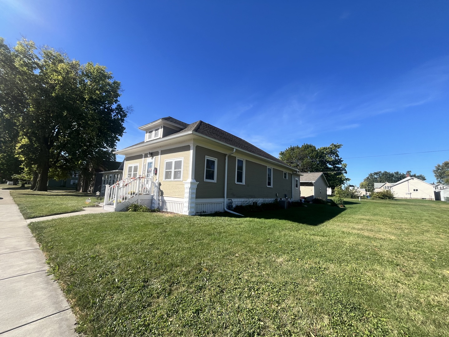 2386 Chancy Street Clinton, IA 52732 - Photo 4 of 28