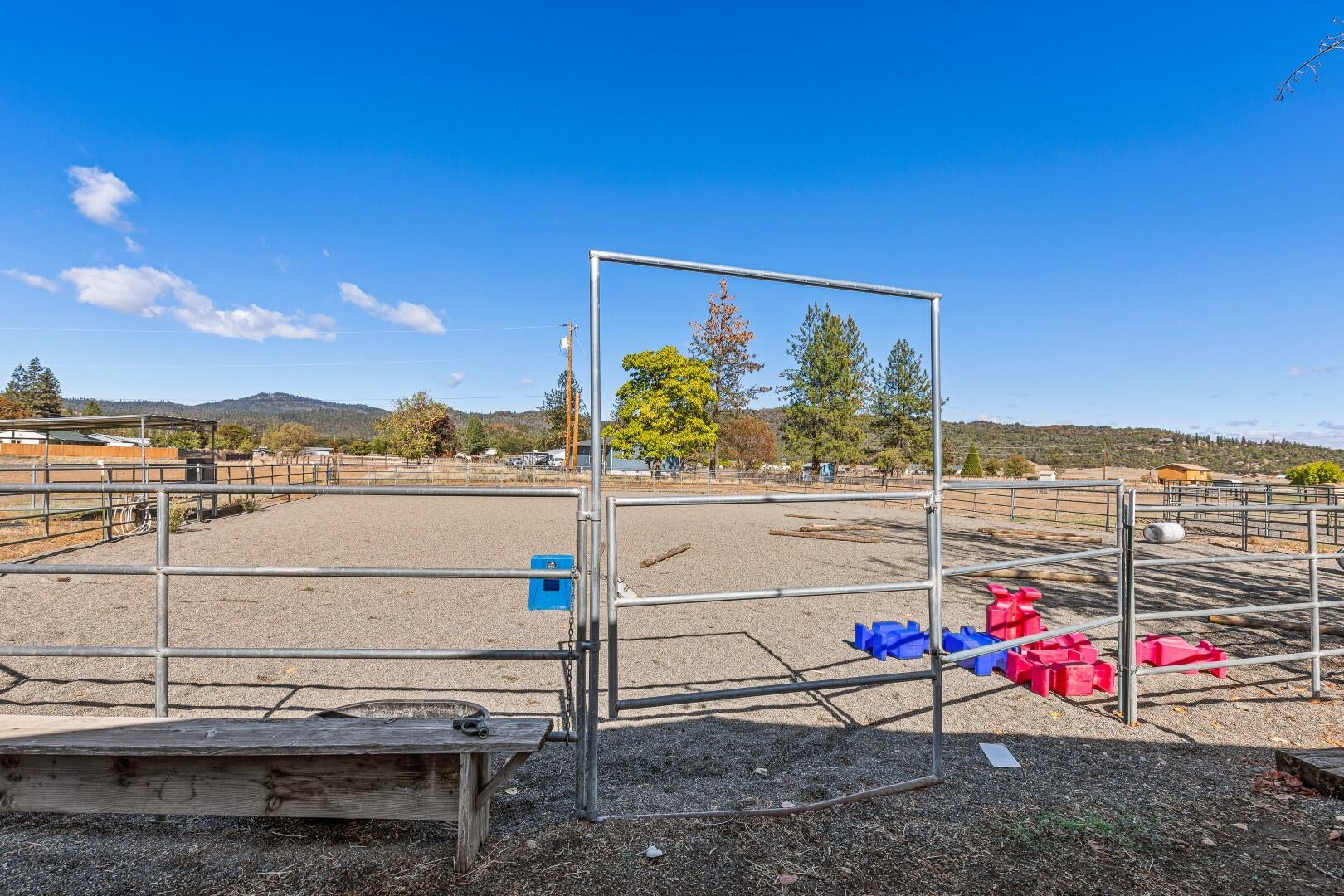 15638 Jones Road White City, OR 97503 - Photo 45 of 65 N41 Arena
