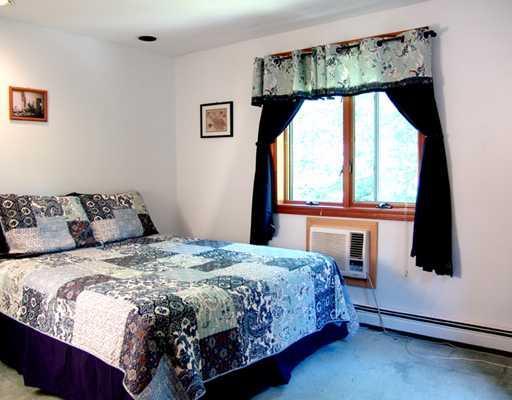 7 Robinhood Road Cape Elizabeth, ME 04107 - Photo 11 of 22 Bedroom.