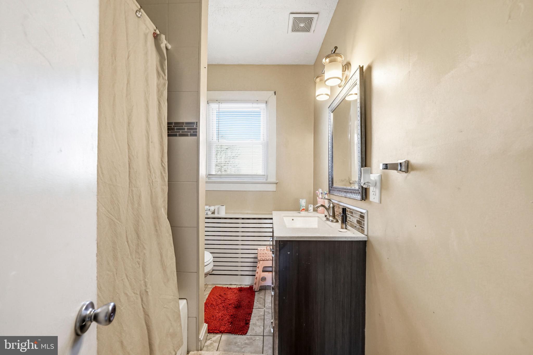 257 Progress Street Riverside, NJ 08075 - Photo 16 of 35 Bathroom B