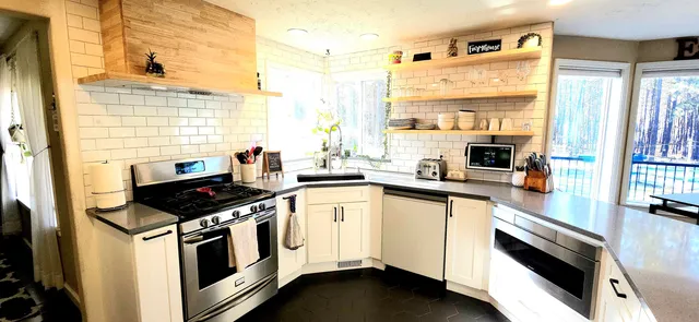 $925,900 | 17211 North Ranchette Road, Colbert, WA 99005