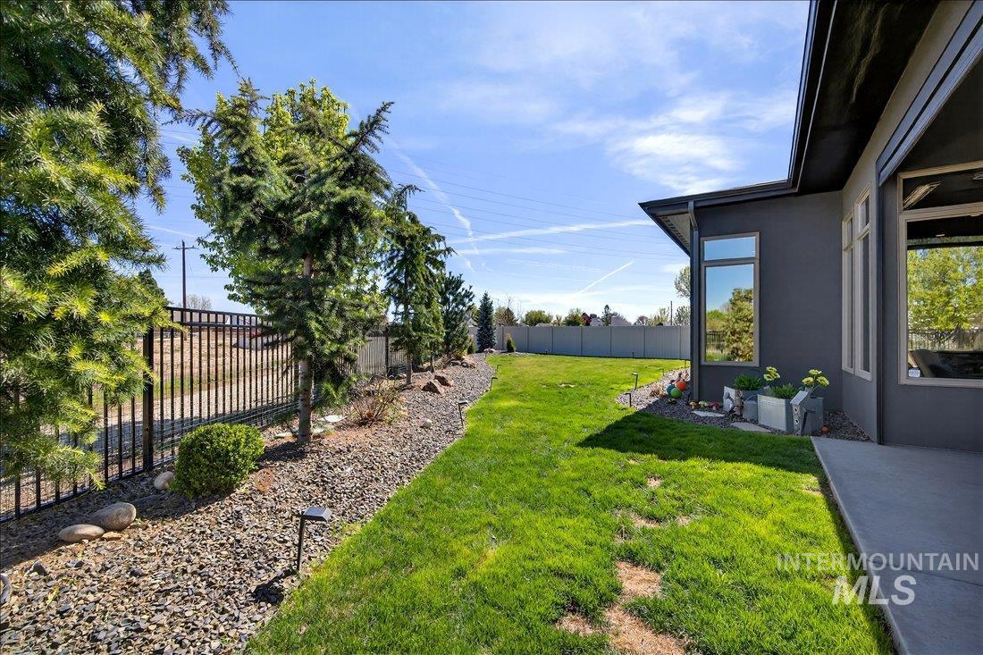 4718 East Goldstone Drive Meridian, ID 83642 - Photo 47 of 50 View of fenced backyard