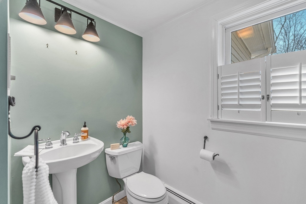 26 Varick Hill Road Newton, MA 02468 - Photo 15 of 36