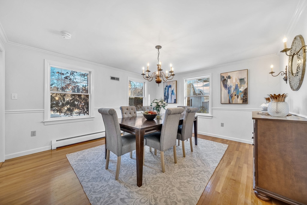 26 Varick Hill Road Newton, MA 02468 - Photo 5 of 36