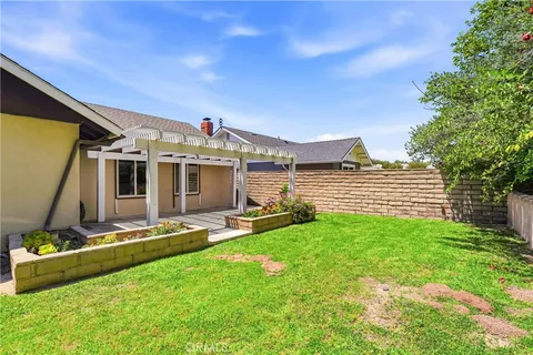 $1,050,000 | 22361 Modina, Laguna Hills, CA 92653