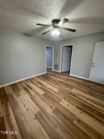 $1,300 | 325 Virgil Avenue, Unit 6, Kingsport, TN 37665