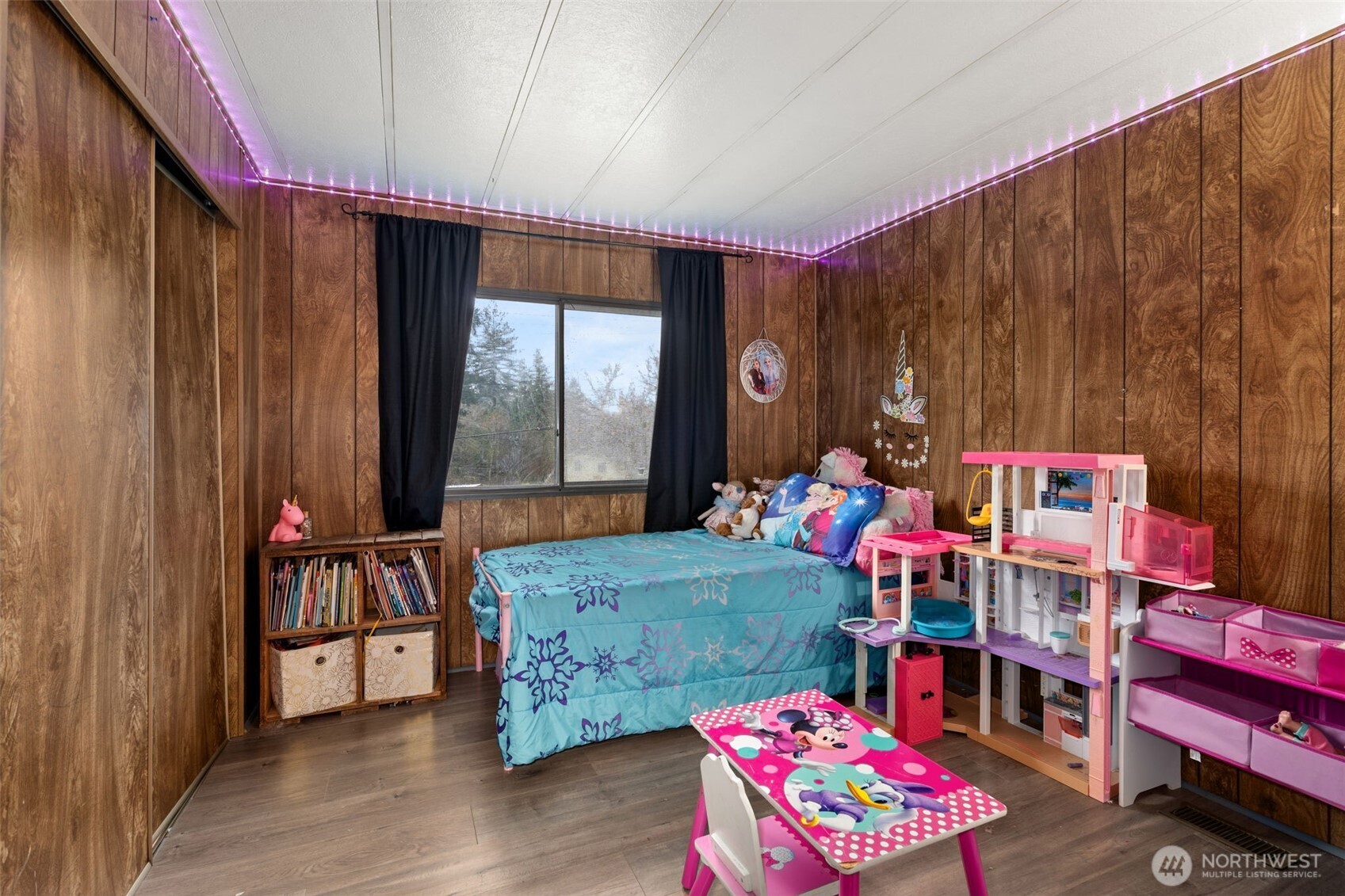 4692 Sherman Heights Road Bremerton, WA 98312 - Photo 18 of 28 a bedroom with furniture and a window