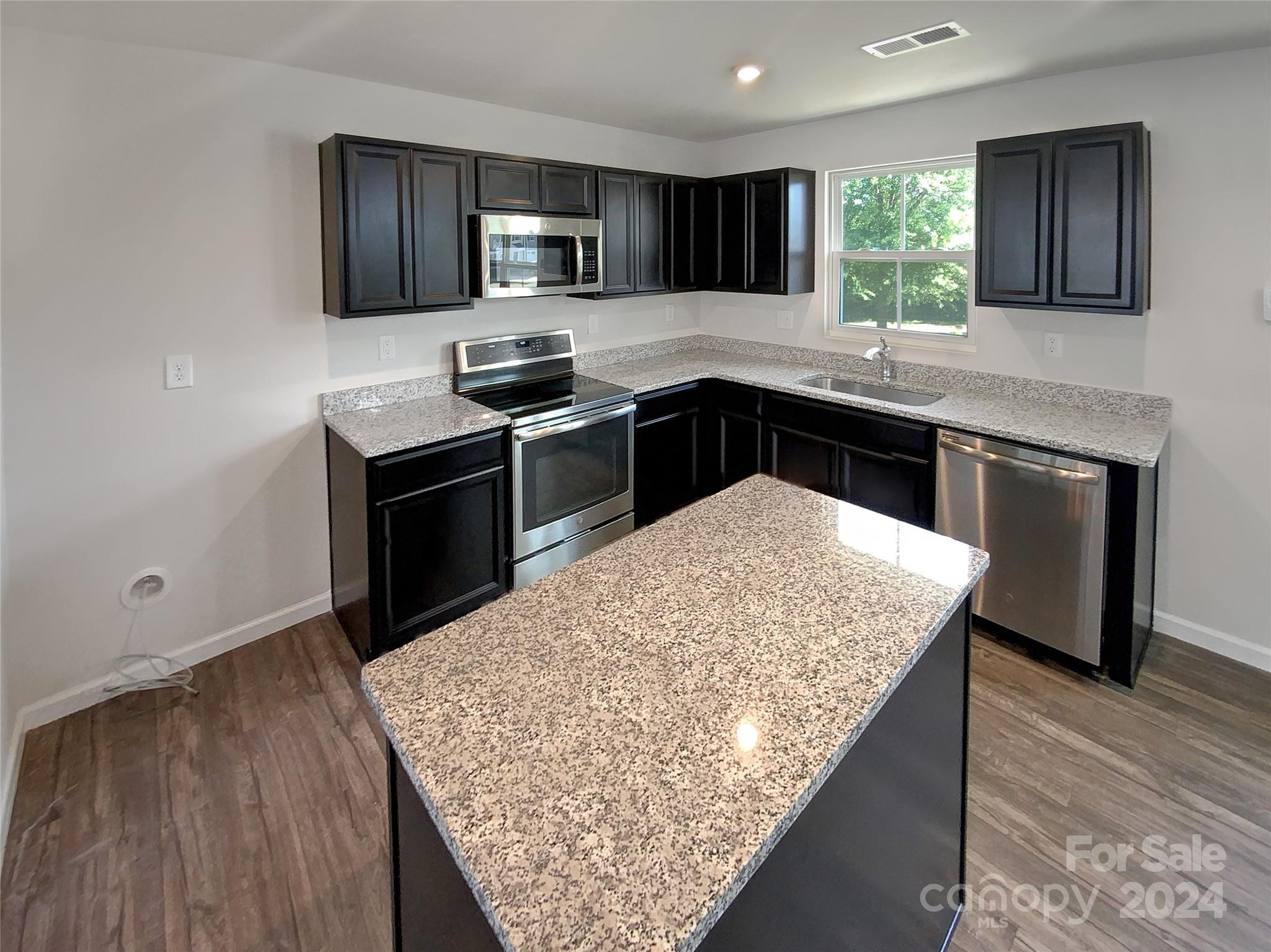 905 Taybyn Road Fort Mill, SC 29715 - Photo 10 of 17 Gallery Image 10