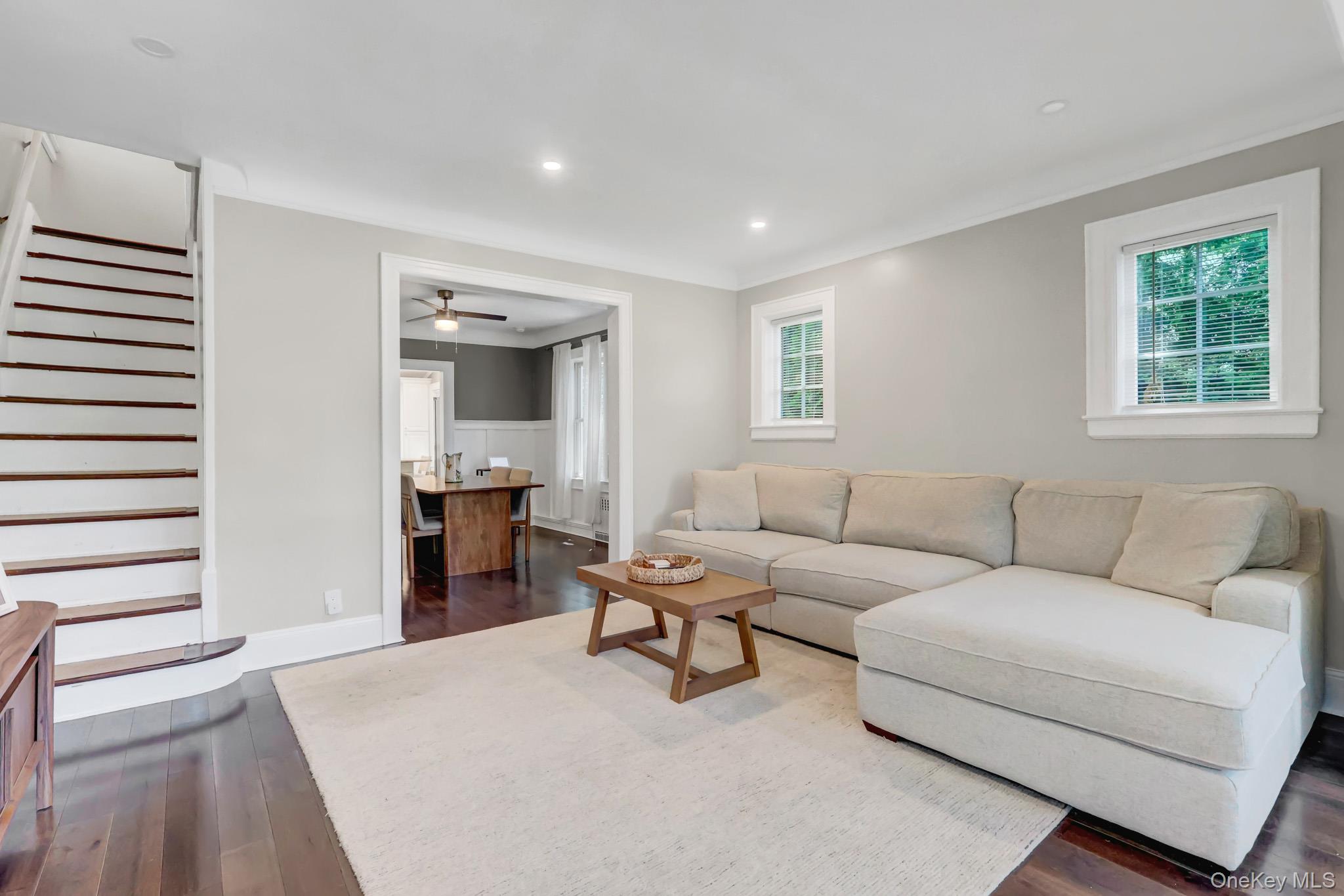 65 Roxbury Road Garden City, NY 11530 - Photo 8 of 39