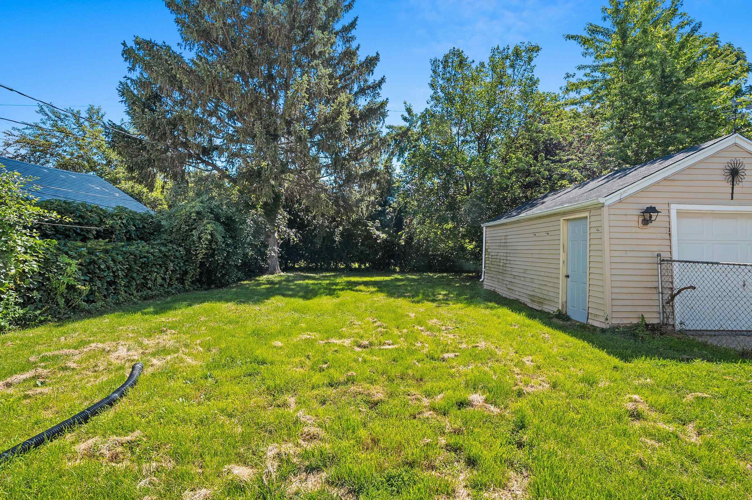 2214 North Division Street Appleton, WI 54911 - Photo 2 of 51