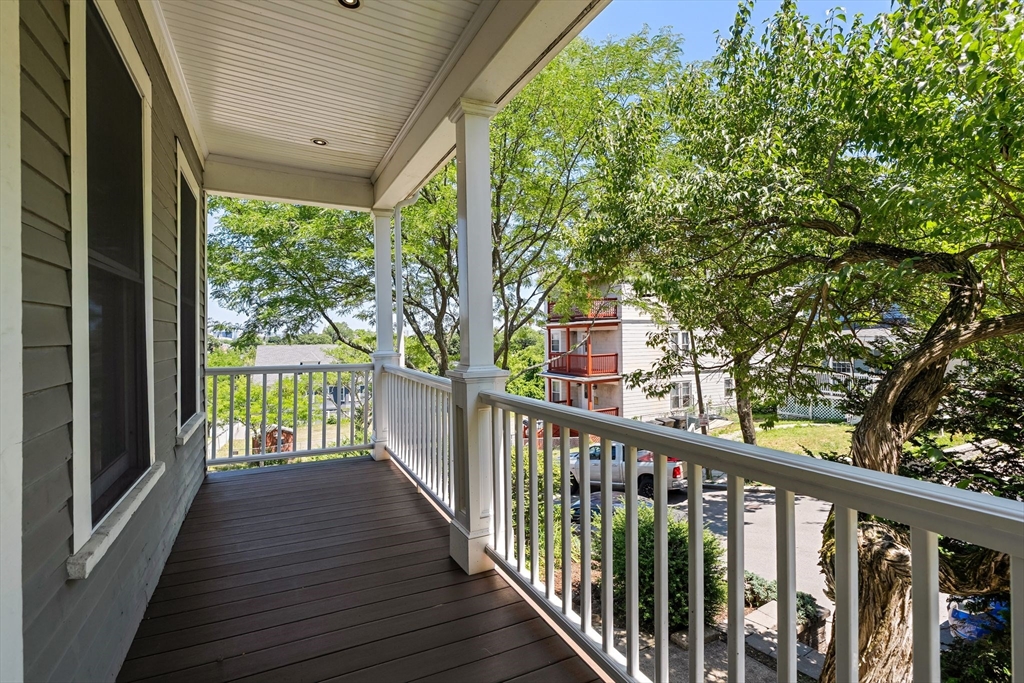 17 Windermere Road Boston, MA 02125 - Photo 4 of 38