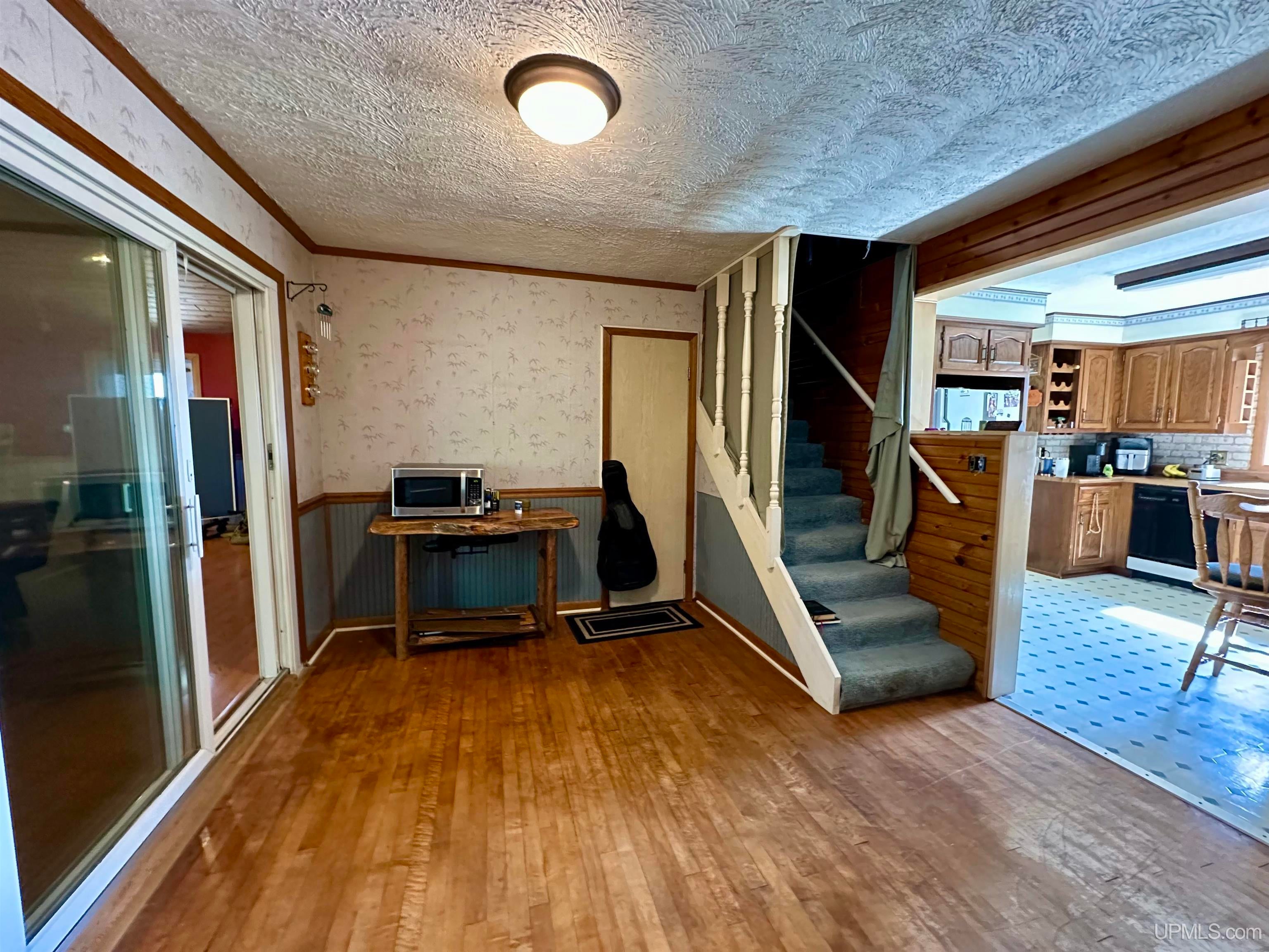 1114 Willow Road Gladstone, MI 49837 - Photo 10 of 21 Gallery Image 10