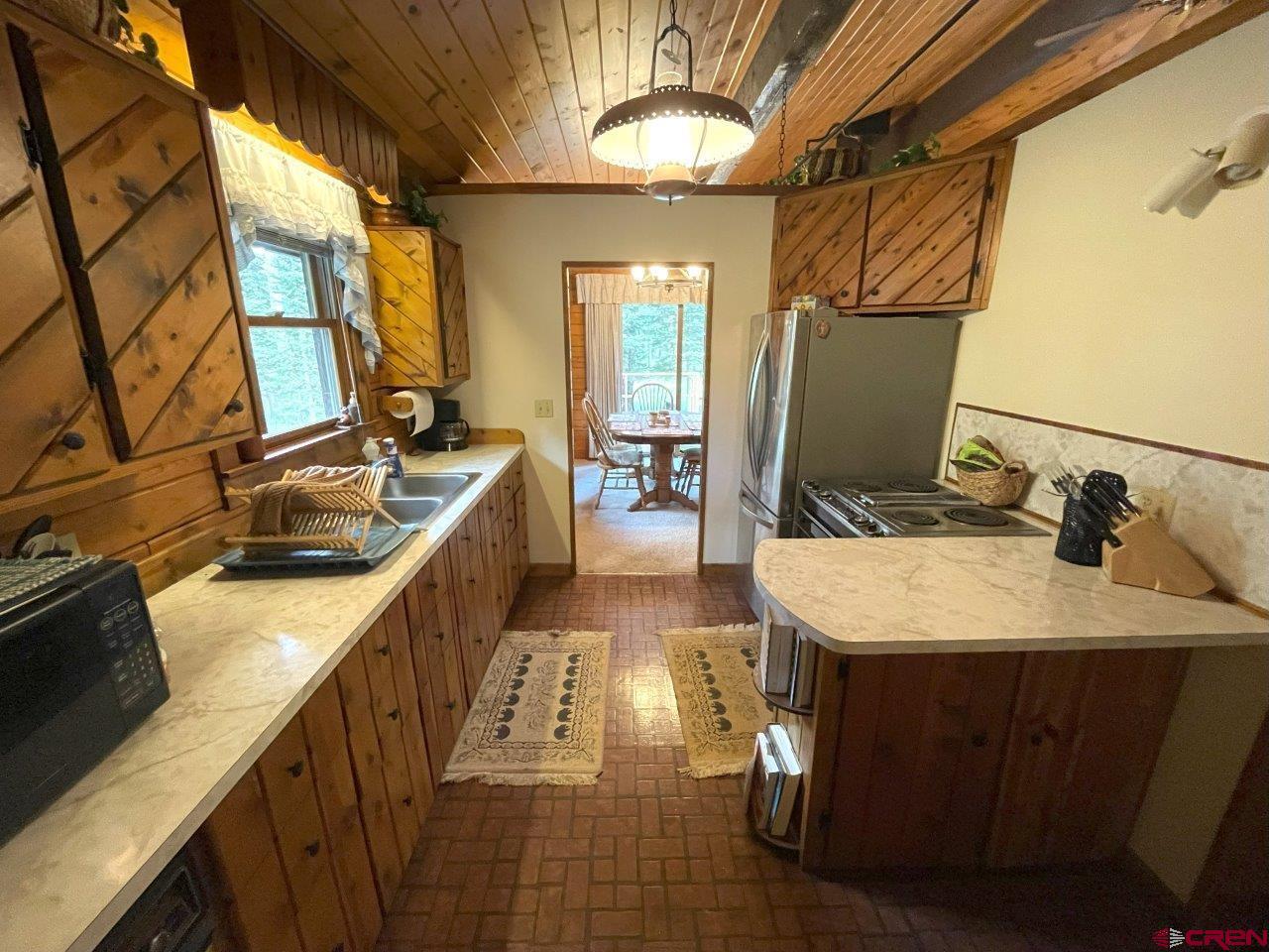 137 Balsam Road Cimarron, CO 81220 - Photo 11 of 29 Gallery Image 11