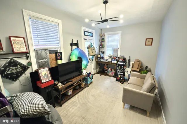 a picture of a black and white photo