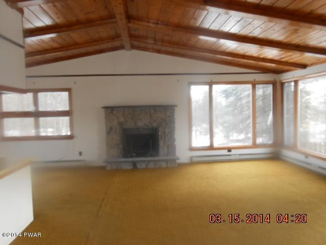 4861 Pine Ridge Drive West Bushkill, PA 18324 - Photo 4 of 11 Gallery Image 4