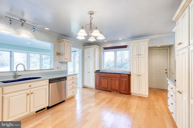 $589,000 | 602 Hampton Lane, Baltimore, MD 21286