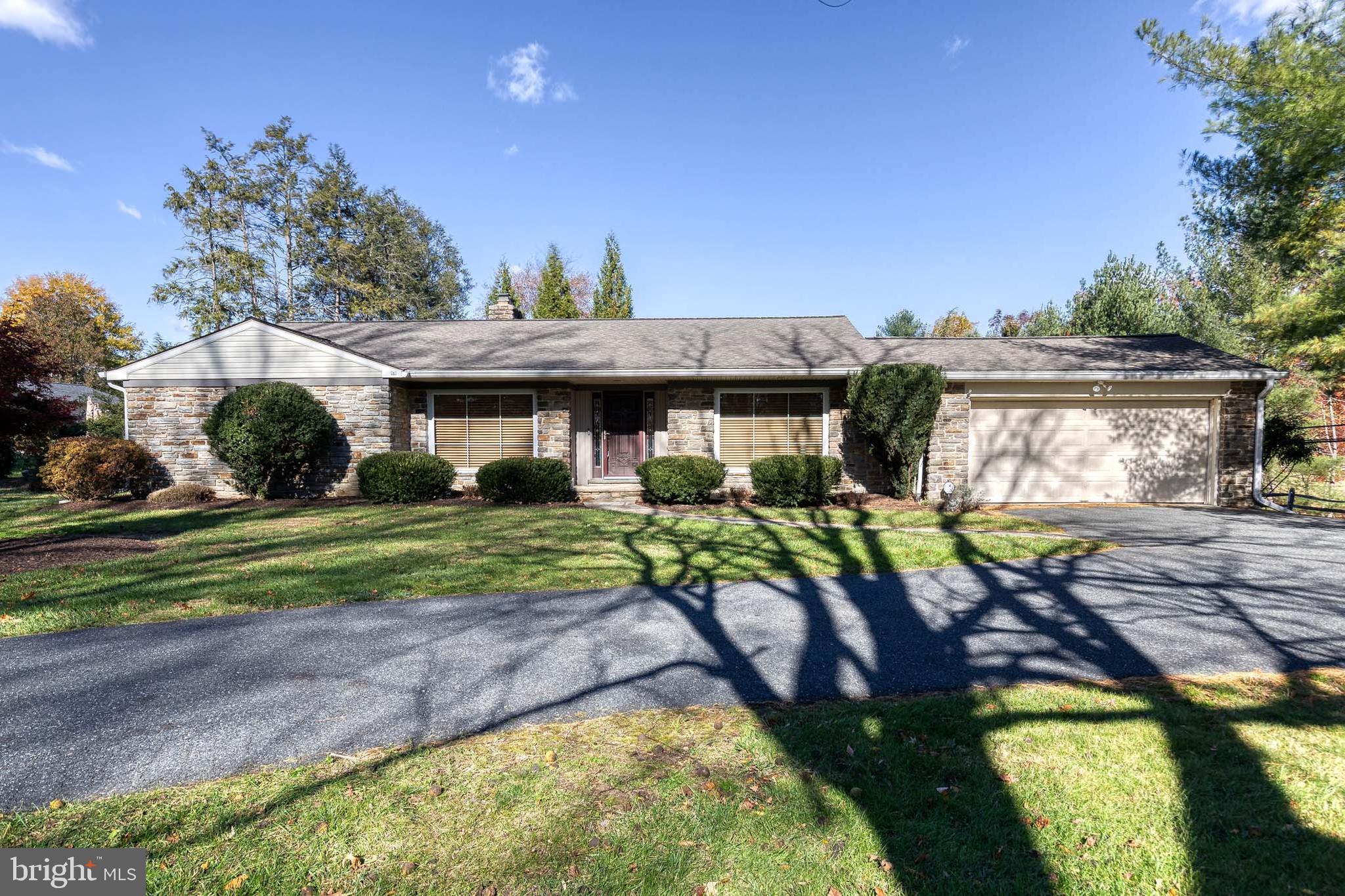 602 Hampton Lane Baltimore, MD 21286 - Photo 4 of 41 a view of a house with backyard and sitting area