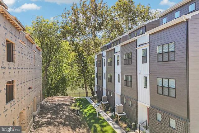 $992,500 | 956 Riverplace Drive, Unit 56O, Conshohocken, PA 19428