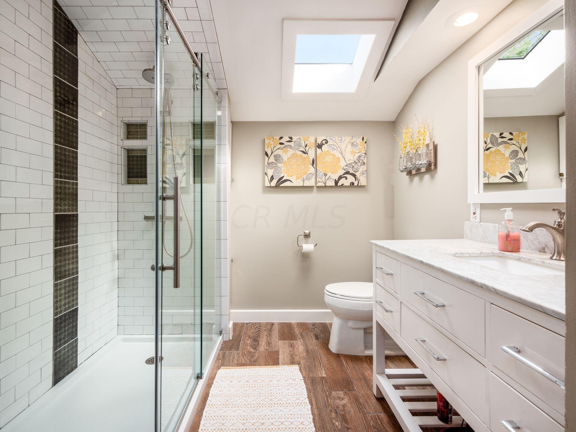 1891 North Devon Road Columbus, OH 43212 - Photo 28 of 42 Ensuite Bathroom