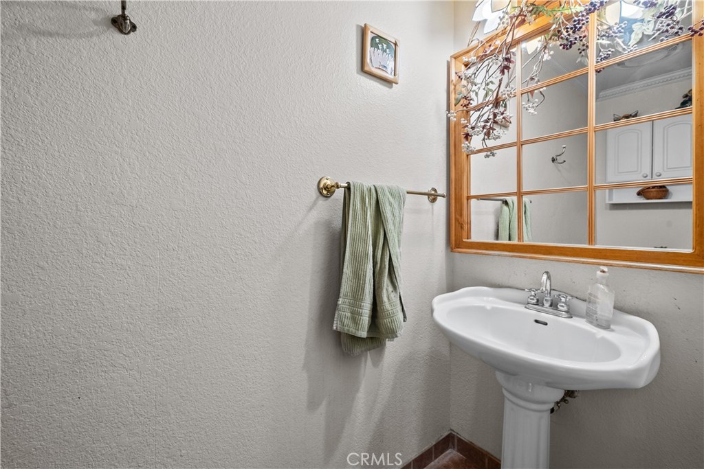 809 Glenbrook Drive Frazier Park, CA 93225 - Photo 14 of 32