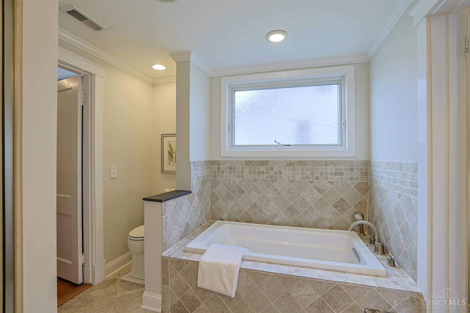 1308 Edwards Road Cincinnati, OH 45208 - Photo 29 of 52