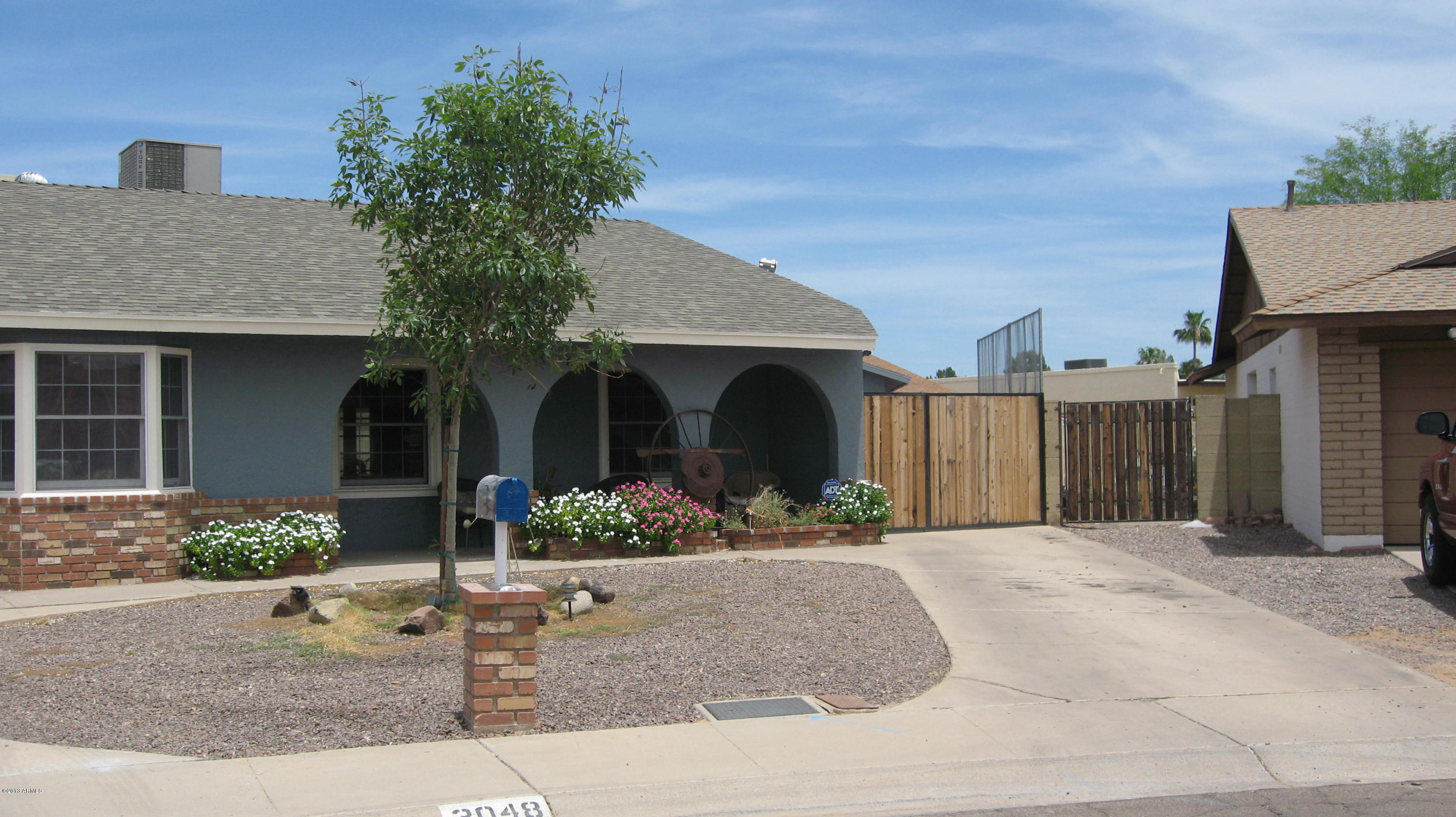 3048 West Redfield Road Phoenix, AZ 85053 - Photo 3 of 18 IMG_1940