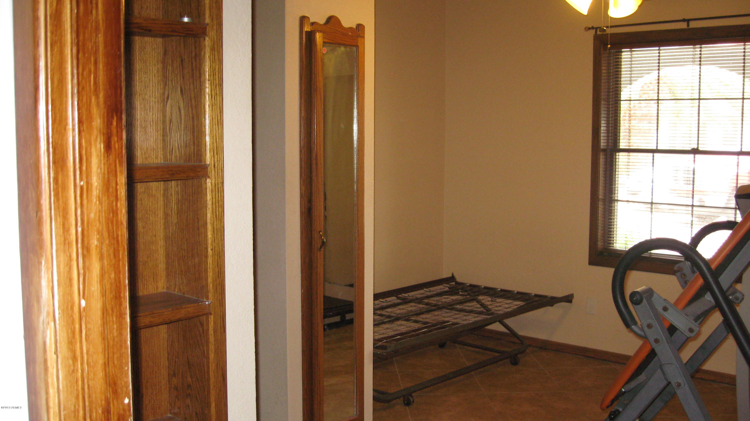 3048 West Redfield Road Phoenix, AZ 85053 - Photo 9 of 18 IMG_1933