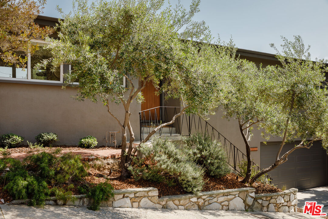 2652 Range Road Los Angeles, CA 90065 - Photo 2 of 29