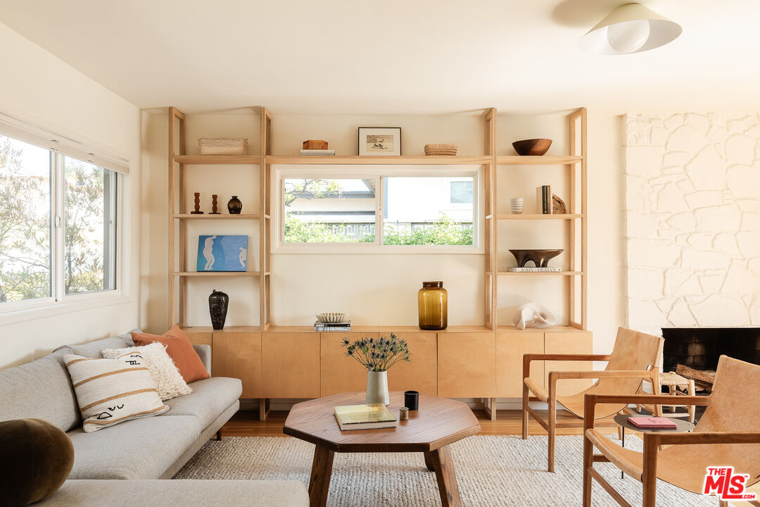 2652 Range Road Los Angeles, CA 90065 - Photo 4 of 29