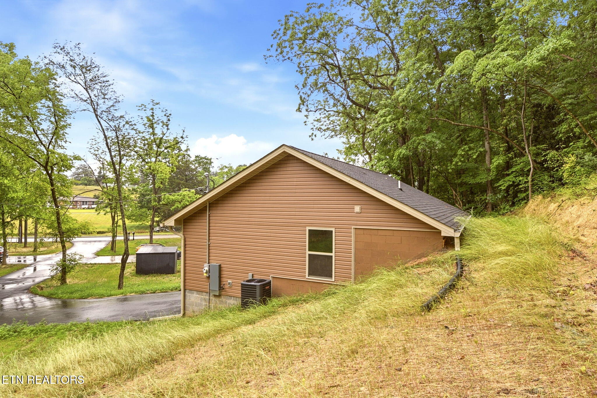 513 Hillcrest Street Clinton, TN 37716 - Photo 19 of 19 513 view