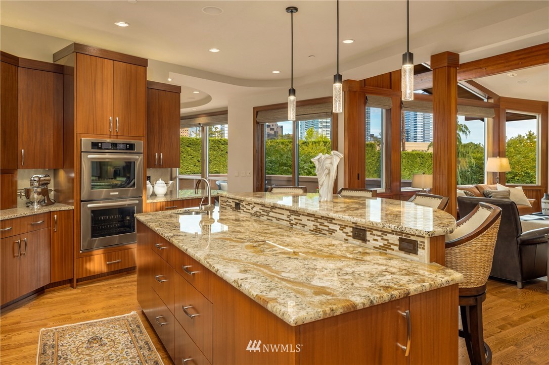 916 Belfair Road Bellevue, WA 98004 - Photo 13 of 40 Gallery Image 13