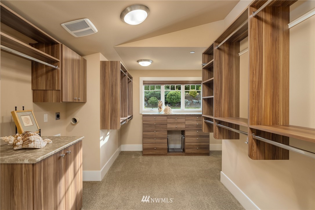 916 Belfair Road Bellevue, WA 98004 - Photo 23 of 40 Gallery Image 23