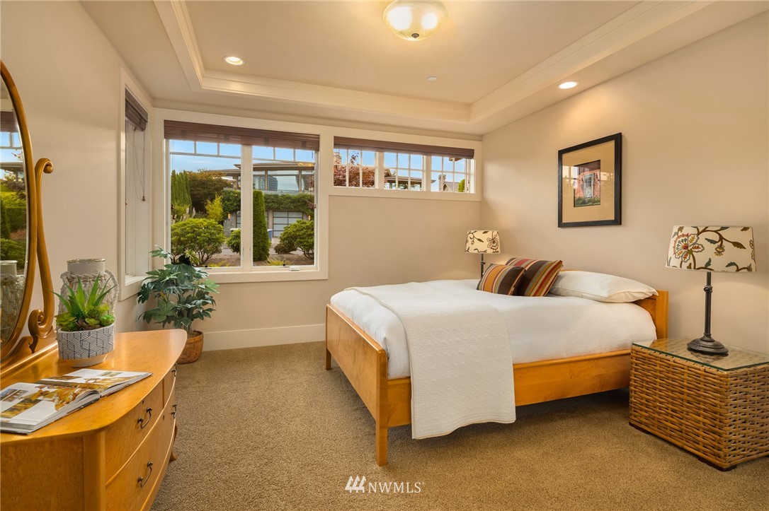 916 Belfair Road Bellevue, WA 98004 - Photo 24 of 40 Gallery Image 24