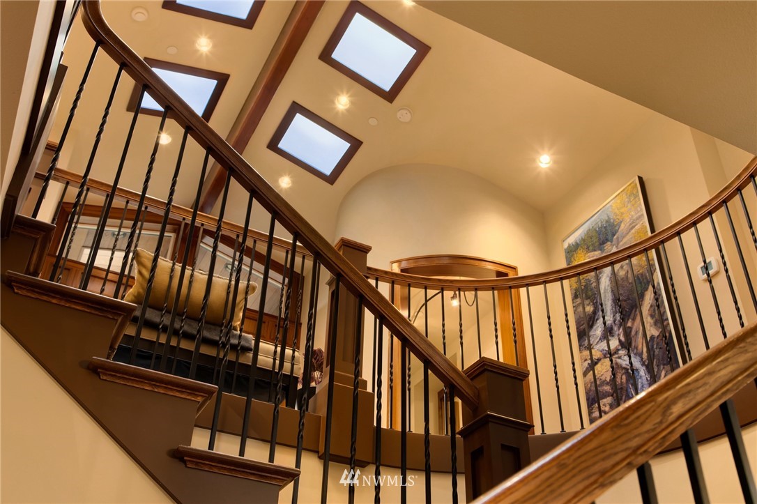 916 Belfair Road Bellevue, WA 98004 - Photo 27 of 40 Gallery Image 27