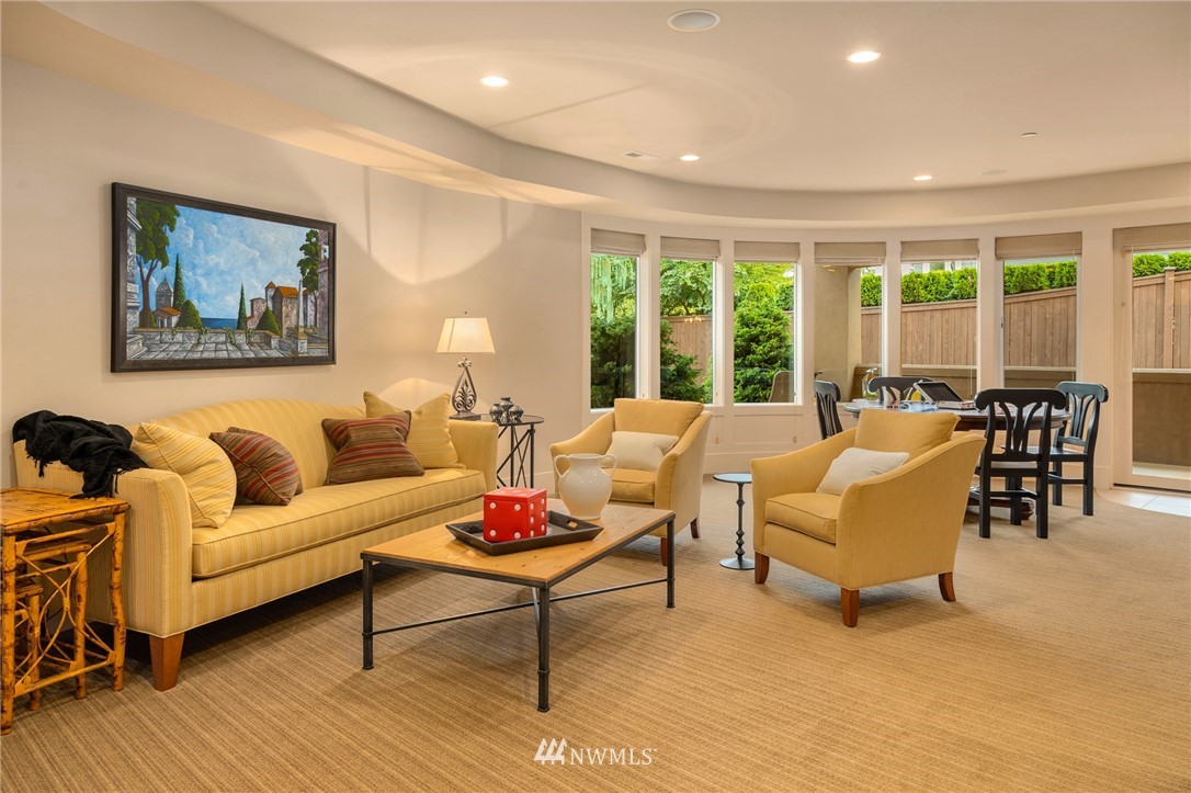 916 Belfair Road Bellevue, WA 98004 - Photo 28 of 40 Gallery Image 28