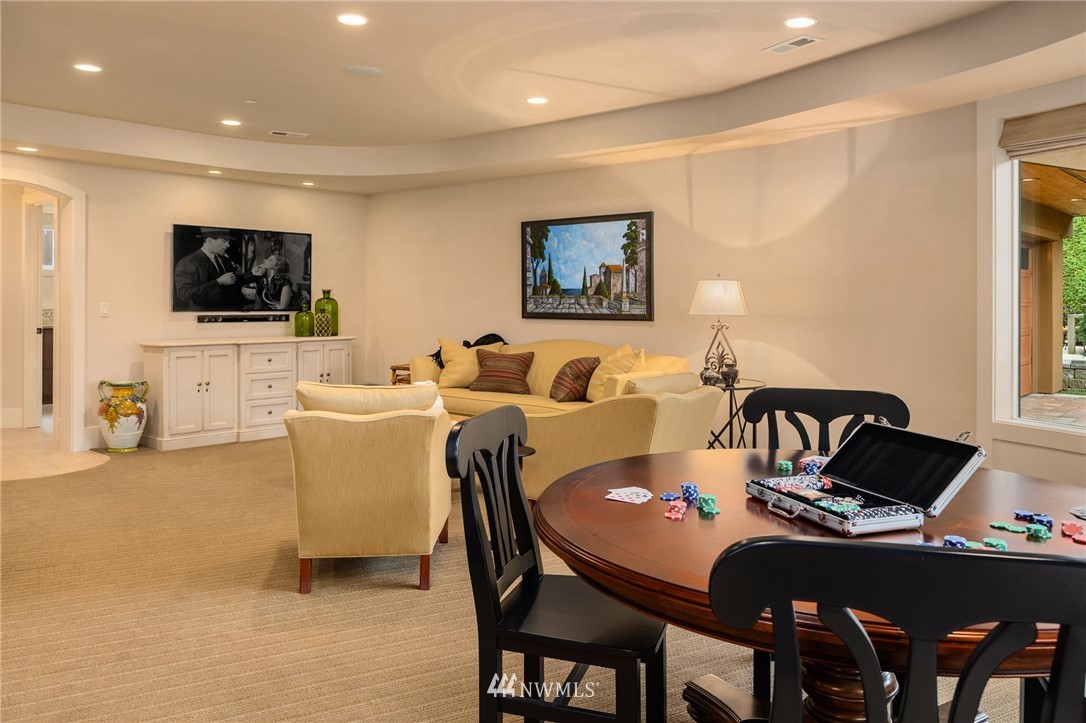 916 Belfair Road Bellevue, WA 98004 - Photo 32 of 40 Gallery Image 32