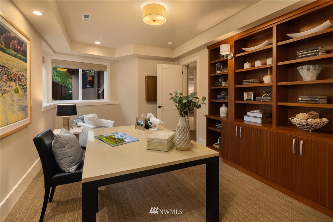 916 Belfair Road Bellevue, WA 98004 - Photo 34 of 40 Gallery Image 34