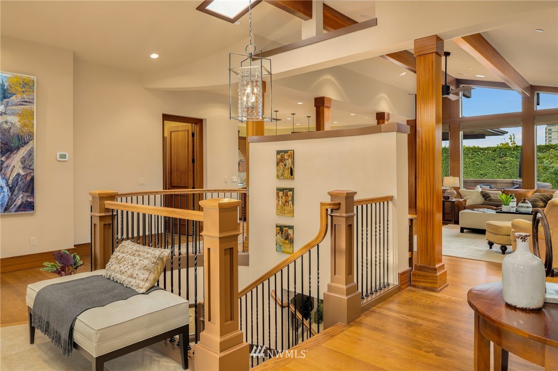916 Belfair Road Bellevue, WA 98004 - Photo 6 of 40 Gallery Image 6