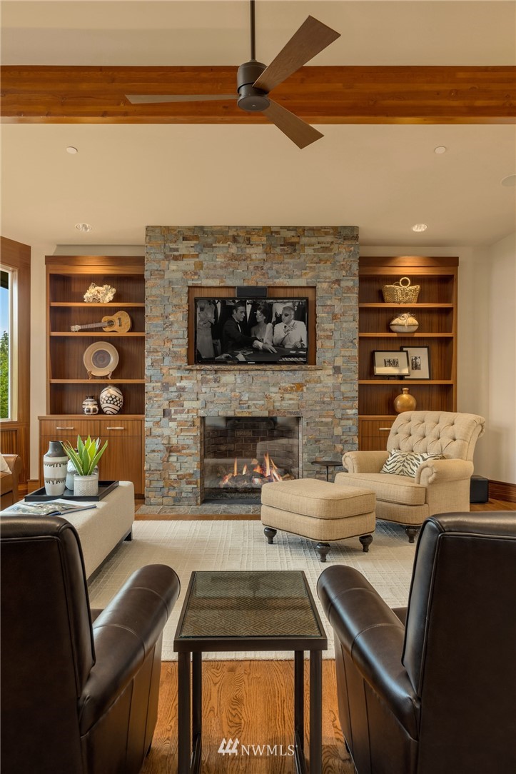 916 Belfair Road Bellevue, WA 98004 - Photo 10 of 40 Gallery Image 10
