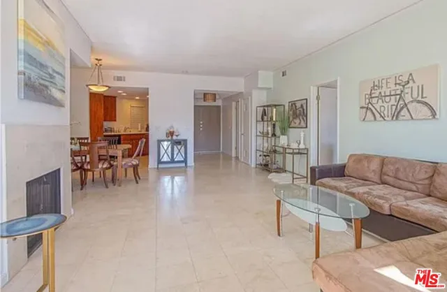 $3,595 | 723 Westmount Drive, Unit 203, West Hollywood, CA 90069